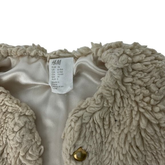 Carter’s Girls 9M 2 Piece Sweater H&M Sherpa Fleece Vest Set Baby Winter Outfit - Picture 6 of 16